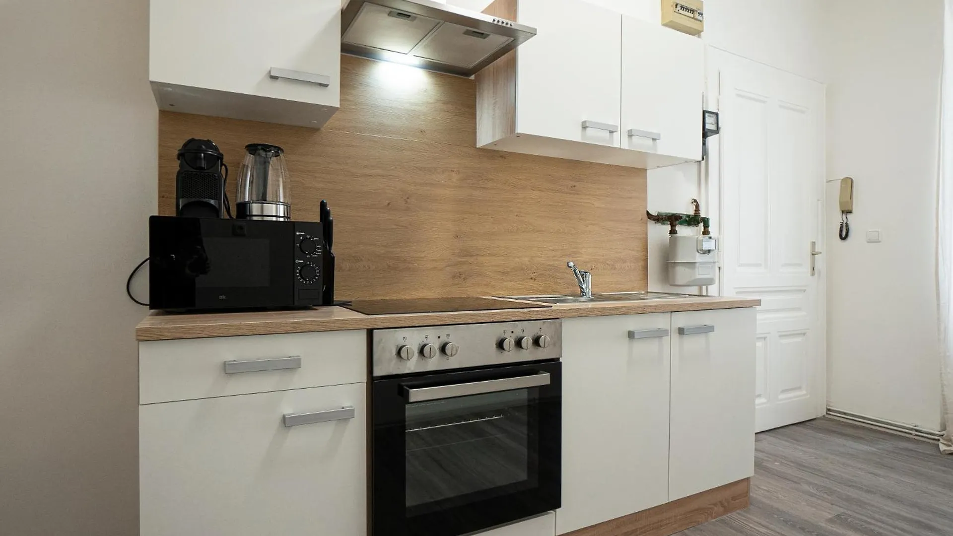 Cozy 1-Br Apartment With A King Bed In A Calm Area Vienna