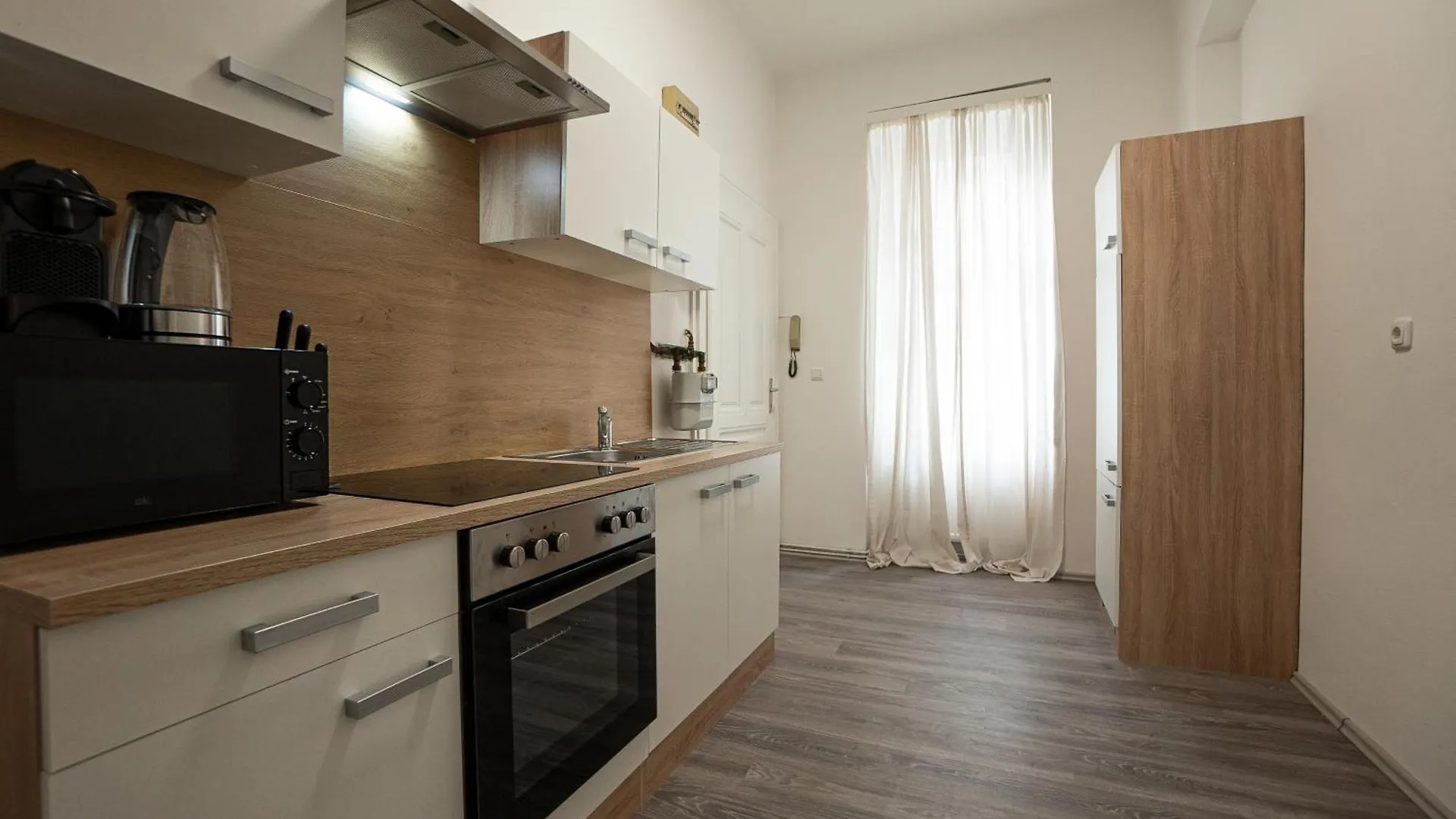Cozy 1-Br Apartment With A King Bed In A Calm Area Vienna