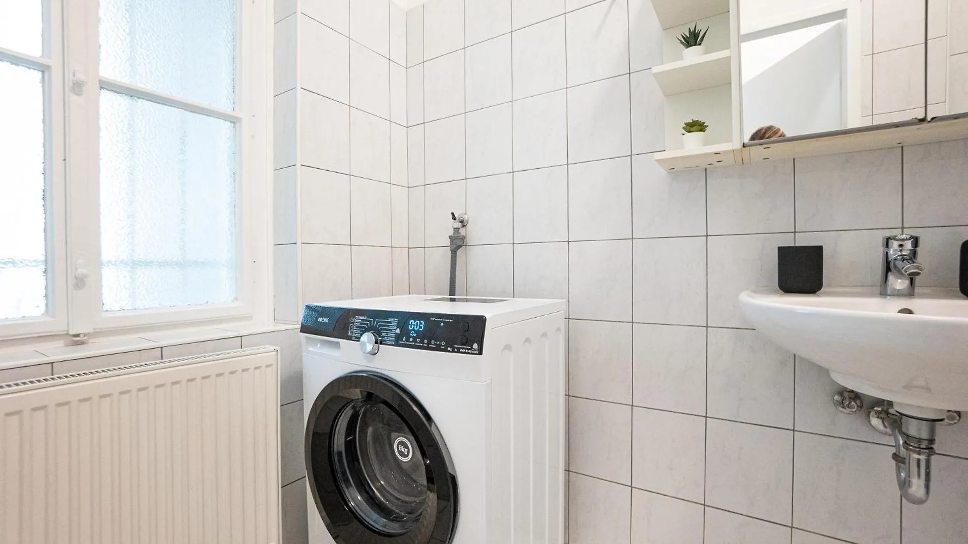 Cozy 1-Br Apartment With A King Bed In A Calm Area Vienna