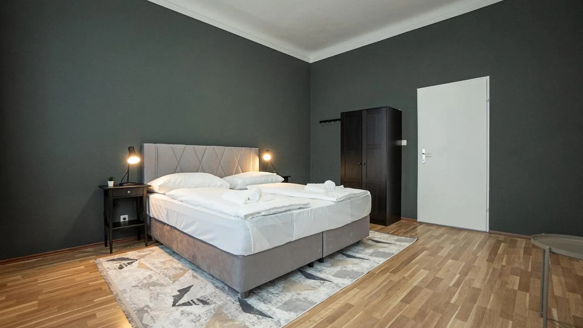 Cozy 1-Br Apartment With A King Bed In A Calm Area Vienna