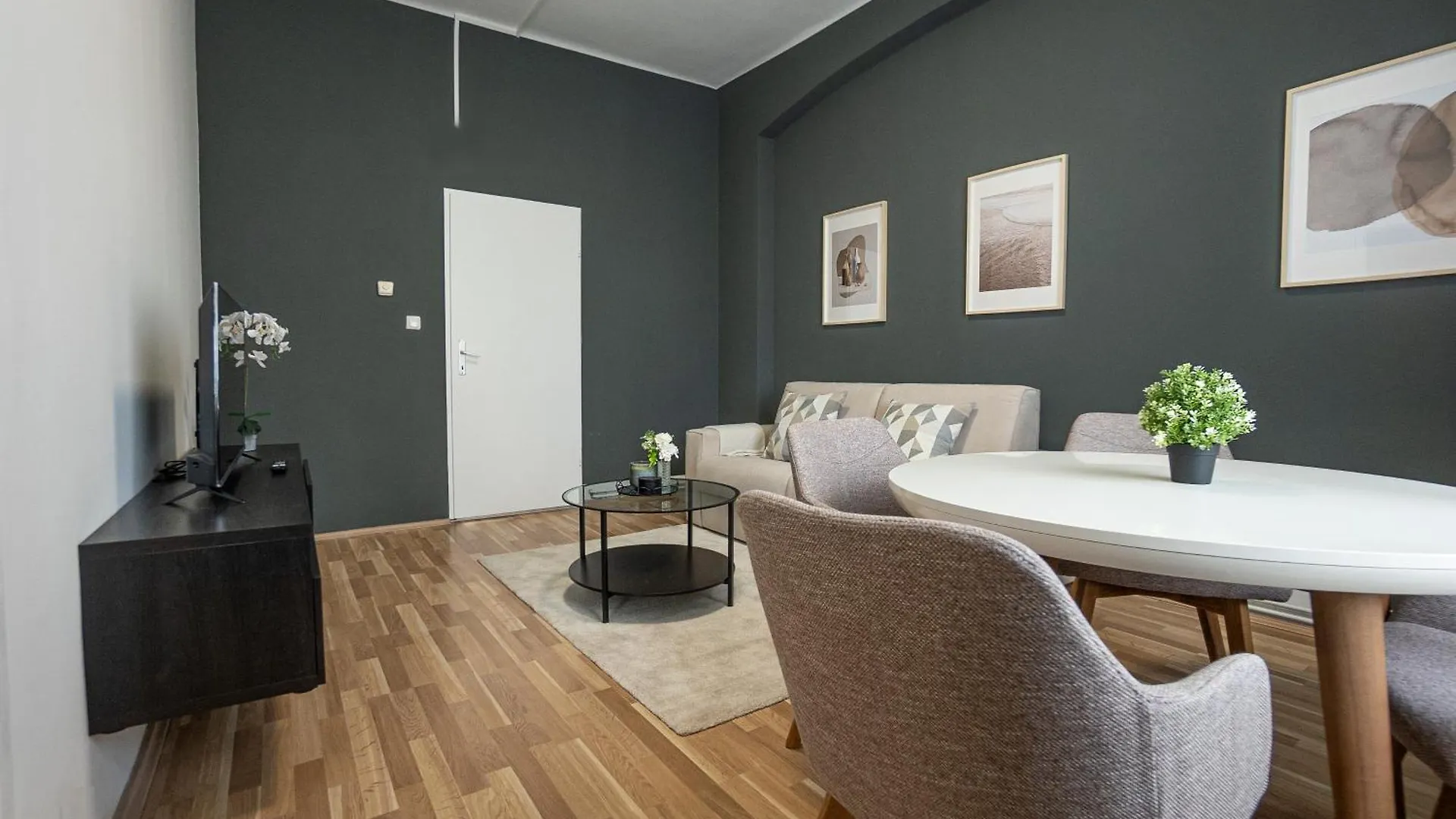 Cozy 1-Br Apartment With A King Bed In A Calm Area Vienna