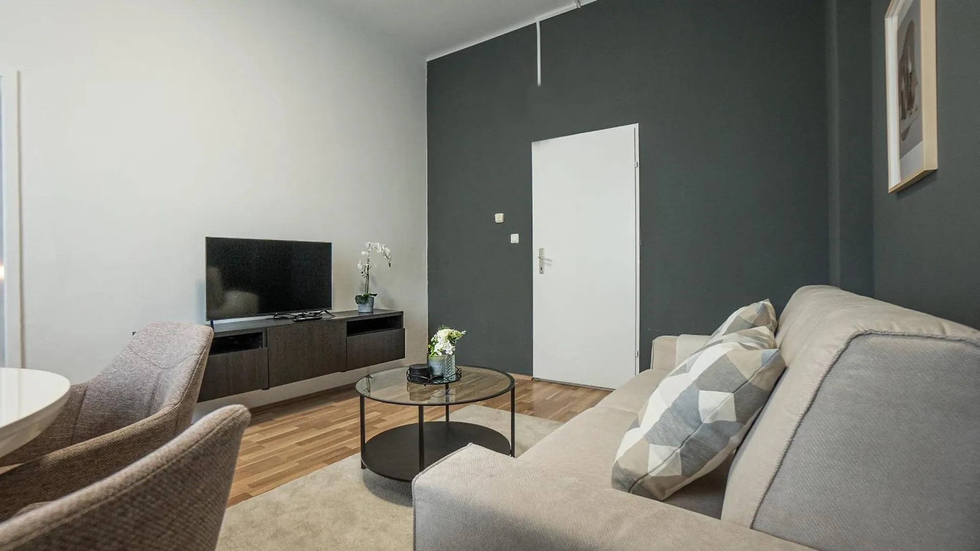 Cozy 1-Br Apartment With A King Bed In A Calm Area Vienna