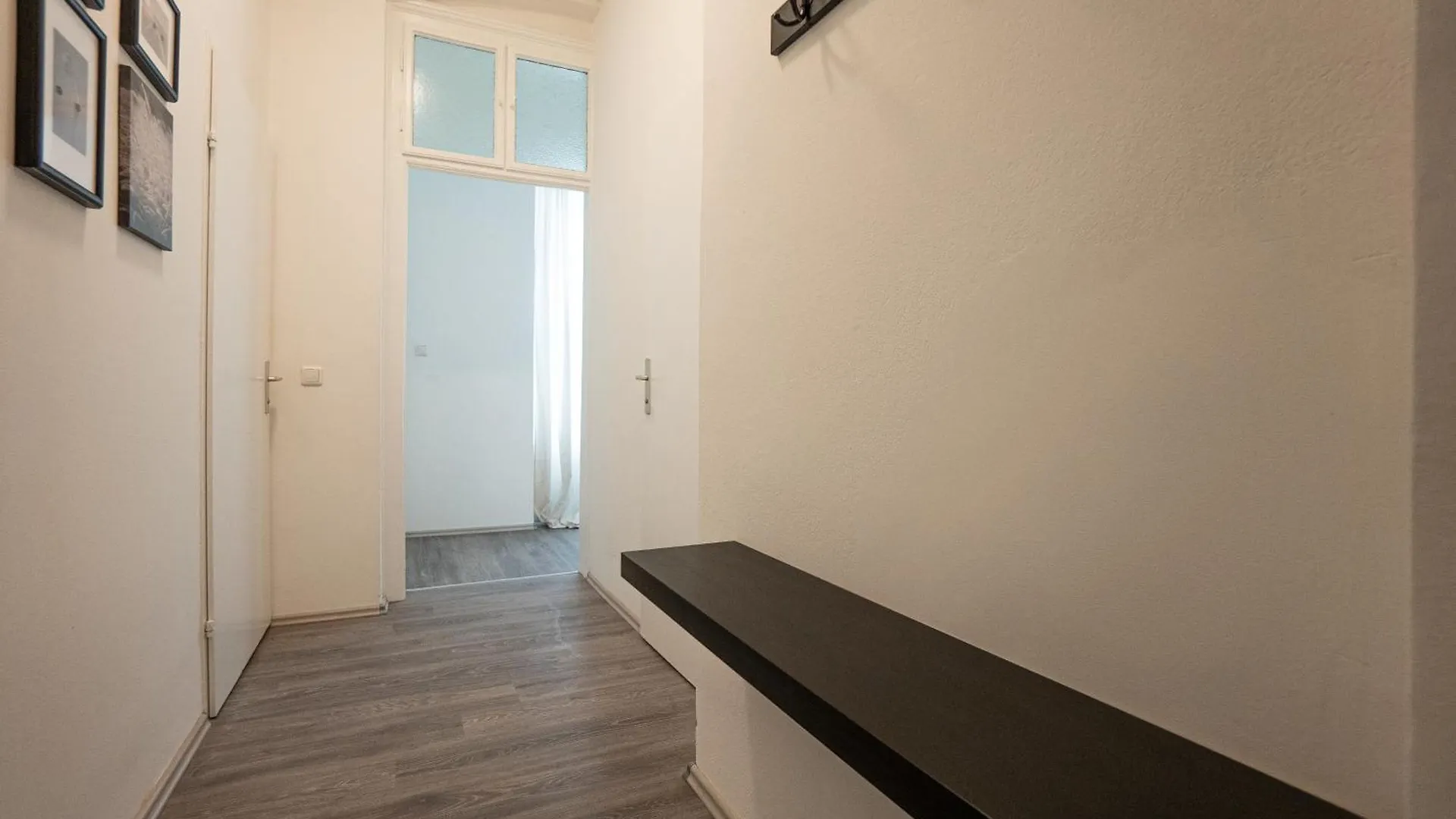 Cozy 1-Br Apartment With A King Bed In A Calm Area Vienna 0*,  Austria